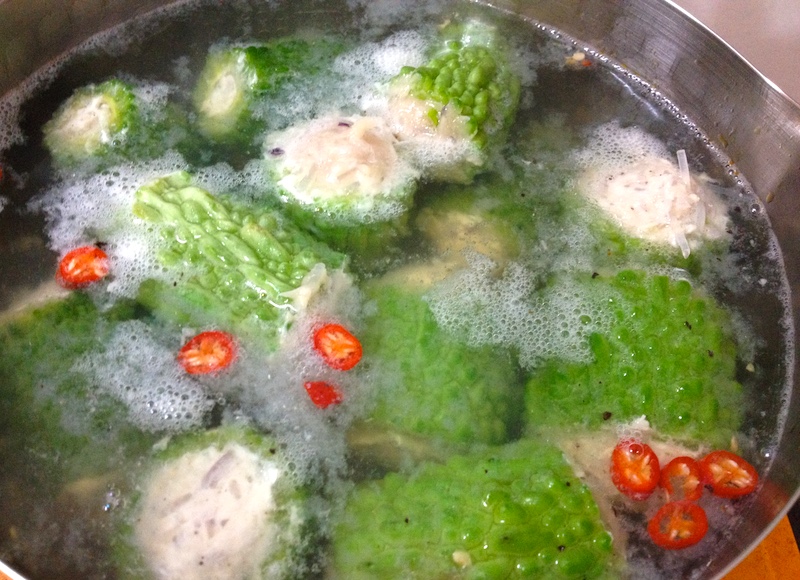 ベトナム風ゴーヤの肉詰めスープ カインコークア レシピ エスニック料理ブログ